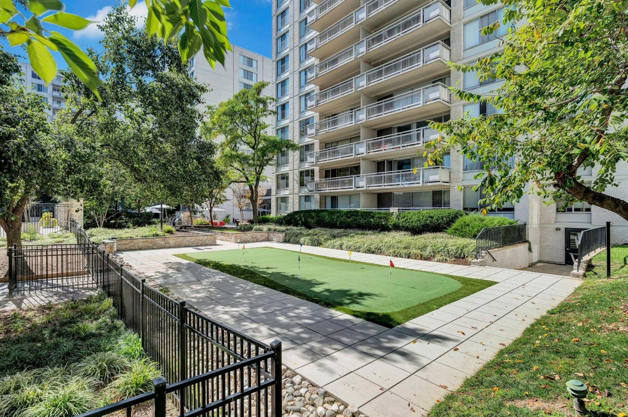 ארלינגטון Beautiful 2Br Apartment At Crystal City With Gym מראה חיצוני תמונה
